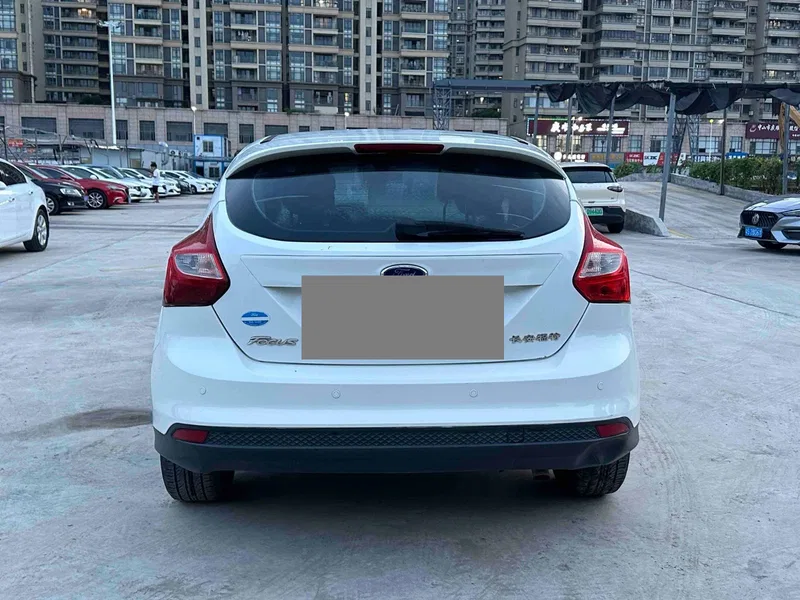 Ford Focus 2012 hatchback 1.6L automatic comfort model — photograph 8