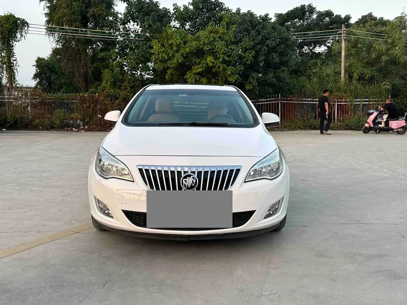 Buick Yinglang 2014 XT 1.6L Automatic Fashion Edition — photograph 2