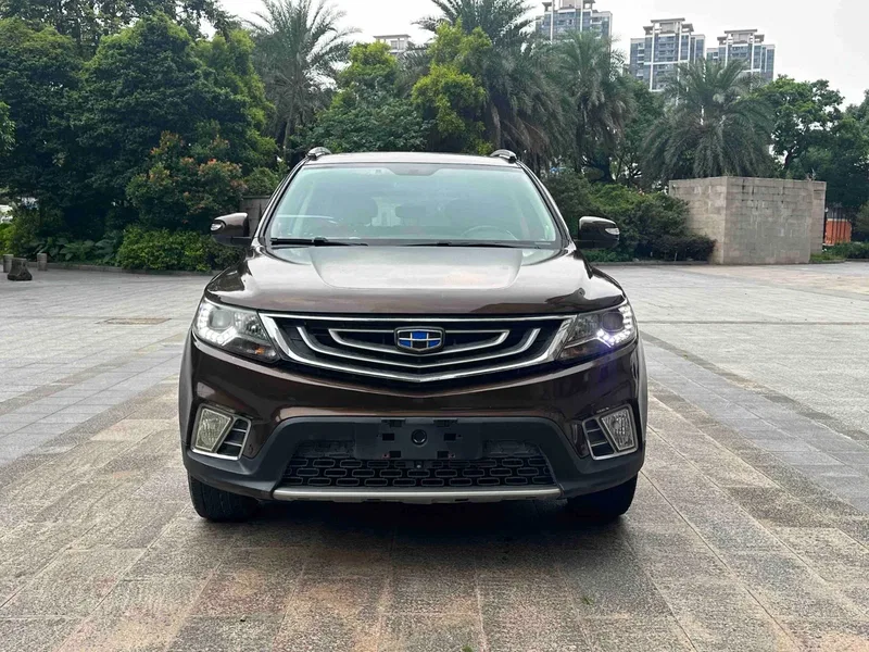 Geely Vision X6 2016 1.8L Manual Luxury Model — photograph 2