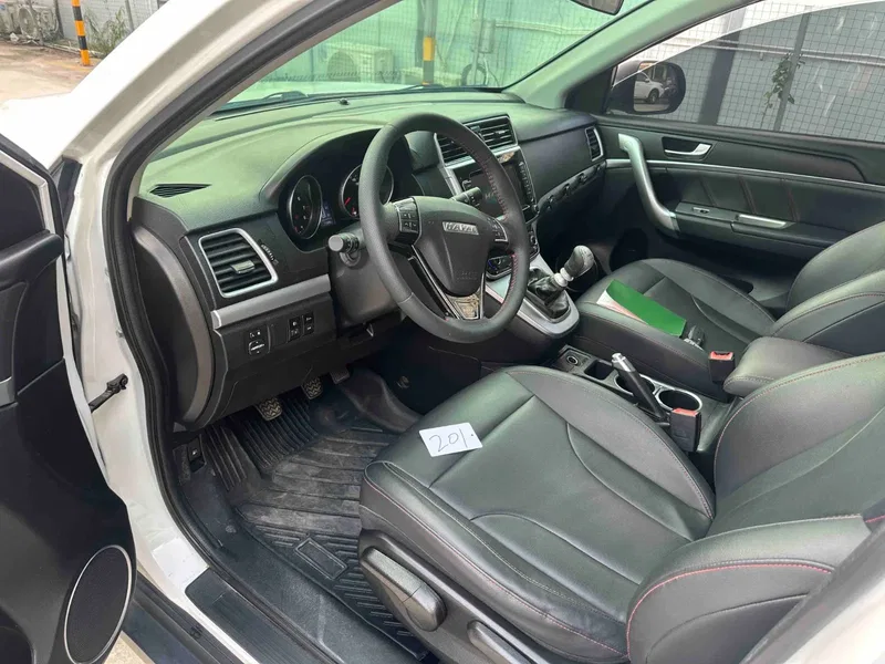 Haval M6 2019 1.5T DCT Two-Drive Elite — photograph 4