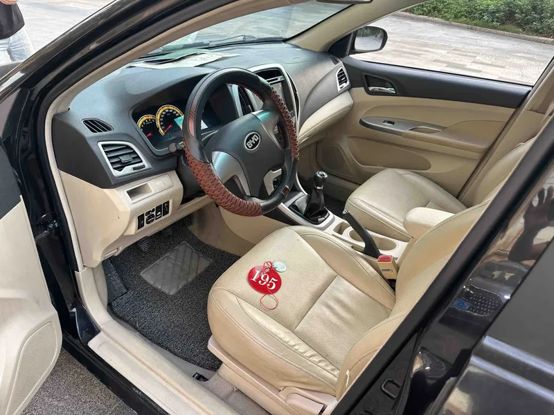 BYD L3 2012 1.5L Manual Honor Type — photograph 3