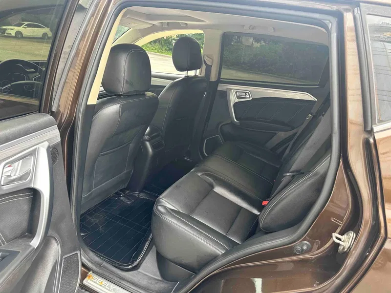Geely Vision X6 2016 1.8L Manual Luxury Model — photograph 5
