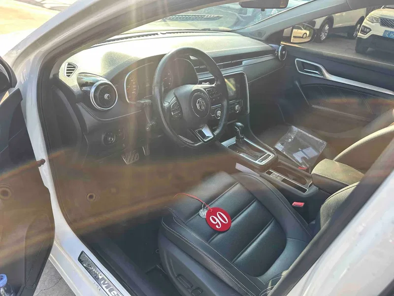 MG MG6 2017 20T Automatic Deluxe Zhilian Edition — photograph 4