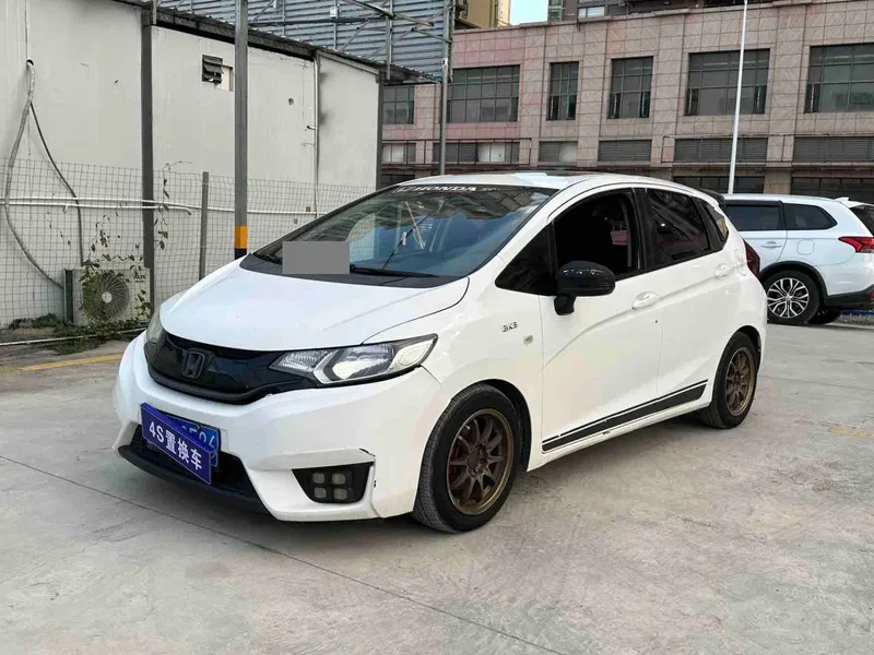Honda Fit 2016 1.5L LXS CVT Comfort Sunroof Edition — photograph 1