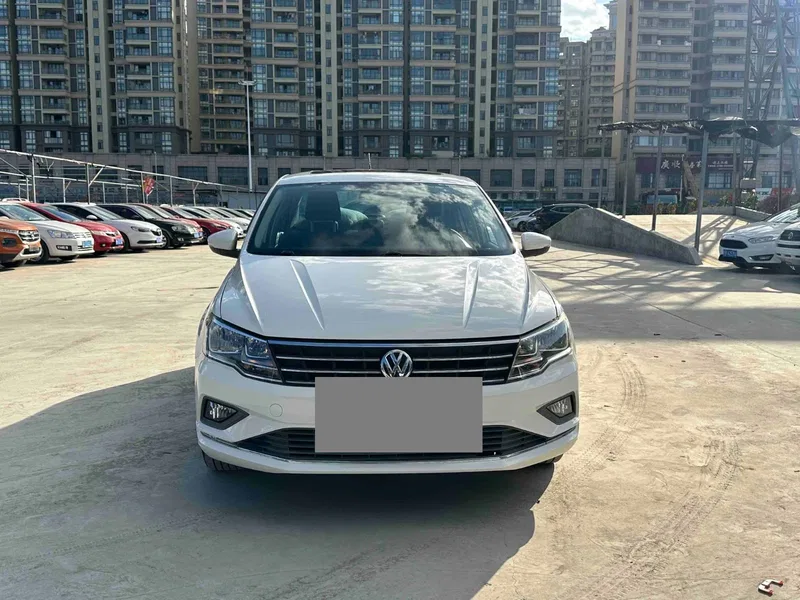 Volkswagen Jetta 2017 1.5L automatic fashion model — photograph 2