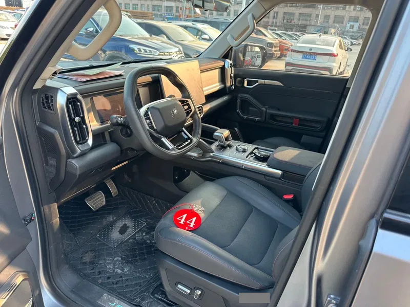 Jetour Traveller 2023 Model 2.0T Dual-Clutch All-Wheel-Drive Off-Road Edition — photograph 5