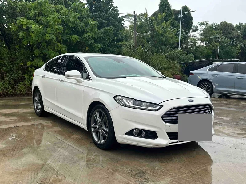 Ford Mondeo 2013 2.0L GTDi240 Luxury Sports — photograph 3