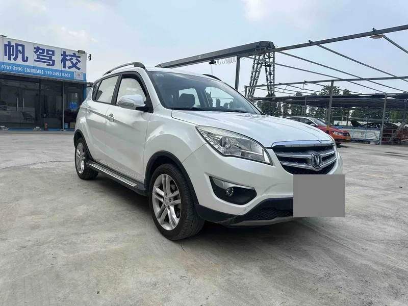 Changan CS35 2014 1.6L Manual Luxury Edition — photograph 3