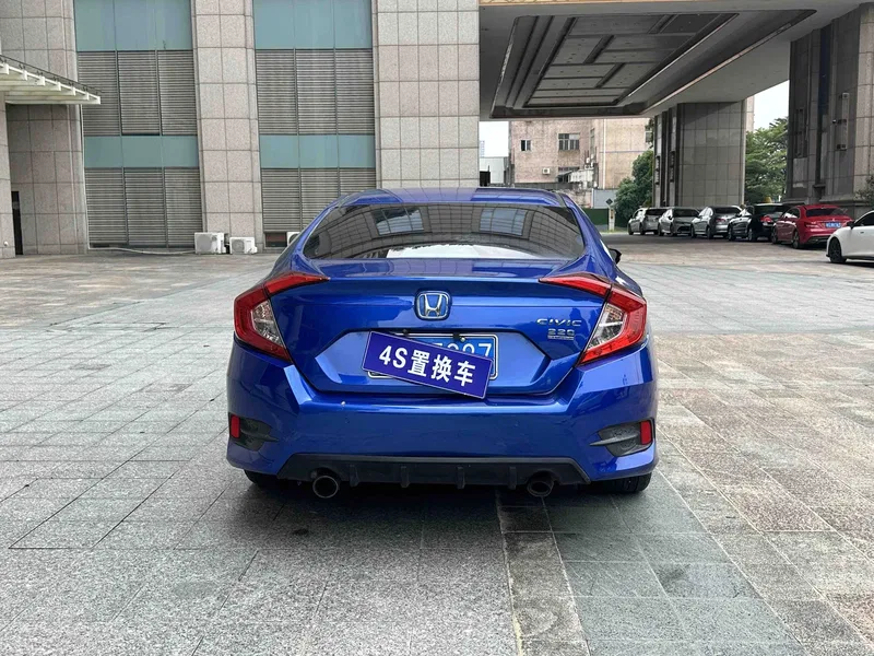 Honda Civic 2016 220TURBO CVT Premium Edition — photograph 8
