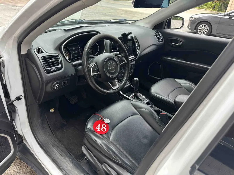Jeep Guide 2019 220T Auto Home Edition — photograph 4