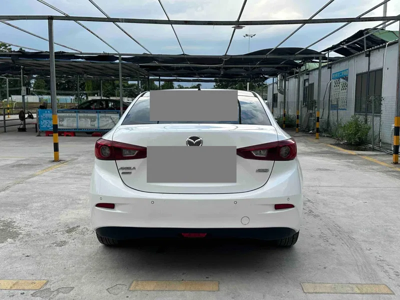 Mazda Axela Onksera 2014 sedan 1.5L automatic luxury model — photograph 8