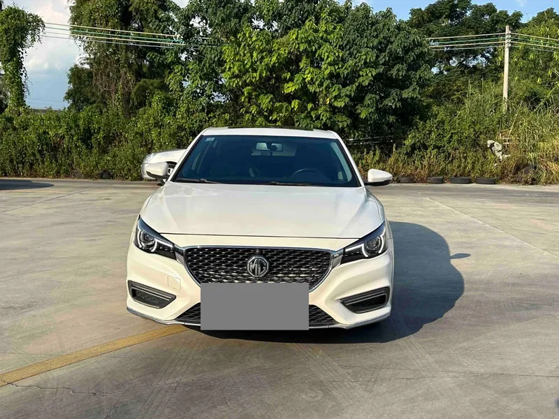 MG MG6 2017 20T Automatic Deluxe Zhilian Edition — photograph 2