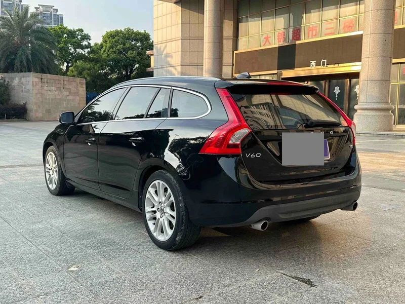 Volvo V60 2013 T5 Comfort Edition — photograph 7