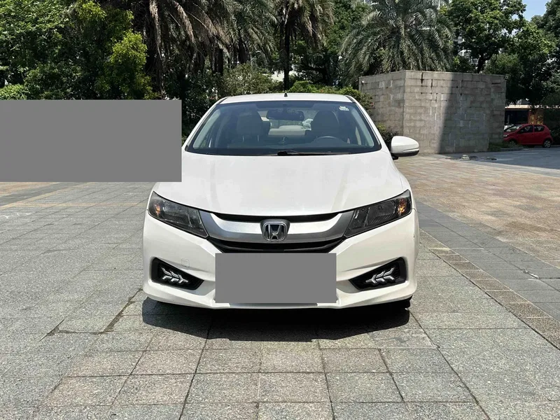 Honda Fengfan 2015 1.5L CVT Comfort Edition — photograph 2