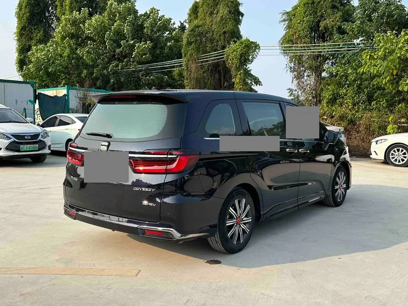 Honda Odyssey 2022 eHEV Sharp Pleasant Edition — photograph 9