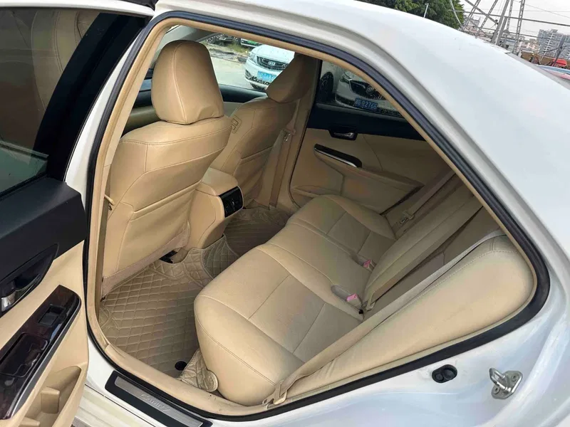 Toyota Camry 2015 2.0G Leading Edition — photograph 5