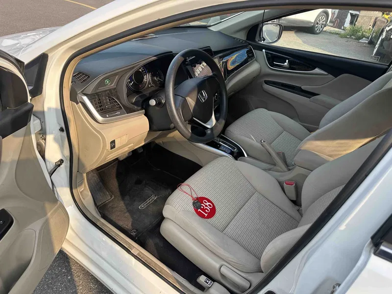 Honda Ling Pai 2013 1.8L Auto Comfort Edition — photograph 4