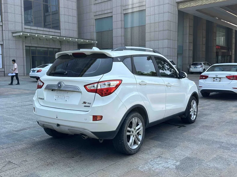Changan CS35 2014 1.6L Manual Luxury Edition — photograph 9