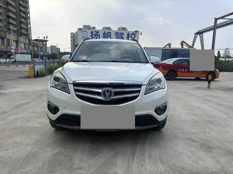 Changan CS35 2014 1.6L Manual Luxury Edition — photograph 2