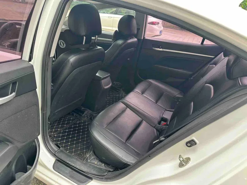Hyundai Lingdong 2016 1.6L Automatic Zhixuan Elite Edition — photograph 5