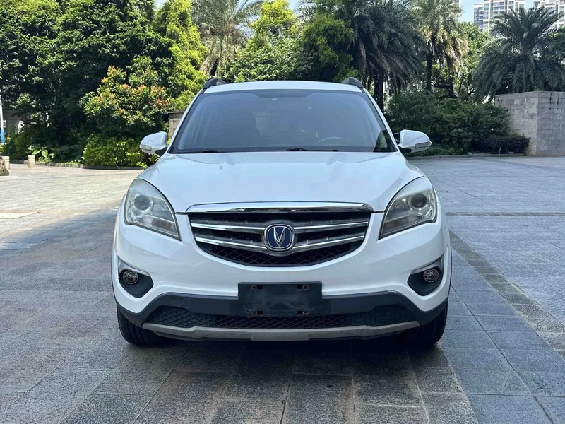 Changan CS35 2014 1.6L Manual Luxury Edition — photograph 2