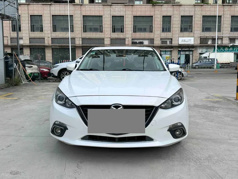 Mazda Axela Onksera 2014 sedan 1.5L automatic luxury model — photograph 2