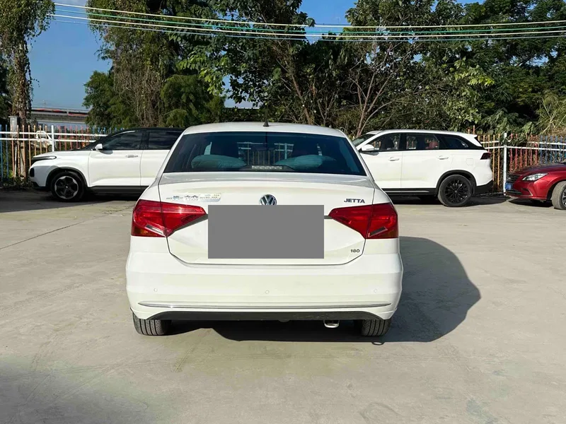 Volkswagen Jetta 2017 1.5L automatic fashion model — photograph 8