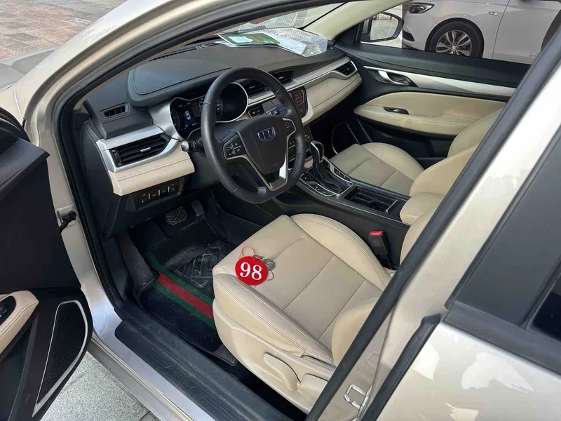 Geely Emgrand 2018 1.5L CVT Luxury Model — photograph 4