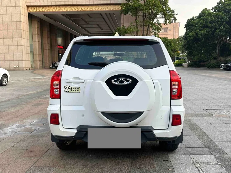 Chery Tiggo 3 2014 1.6L Manual Zhishang Edition — photograph 8