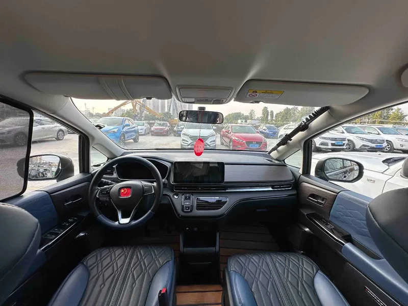 Honda Odyssey 2022 eHEV Sharp Pleasant Edition — photograph 6