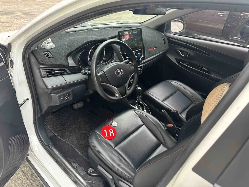 Toyota YARiS L 2021 1.5L CVT Leading Edition — photograph 4