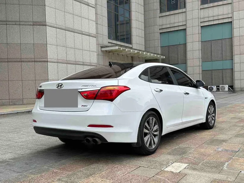 Hyundai Misty 2016 1.6T Automatic Smart GLS — photograph 9