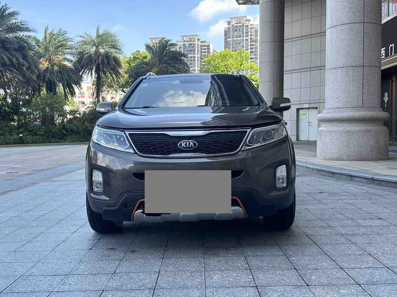 Kia Soranto 2013 2.4L 5-seat Gasoline Deluxe Edition — photograph 2