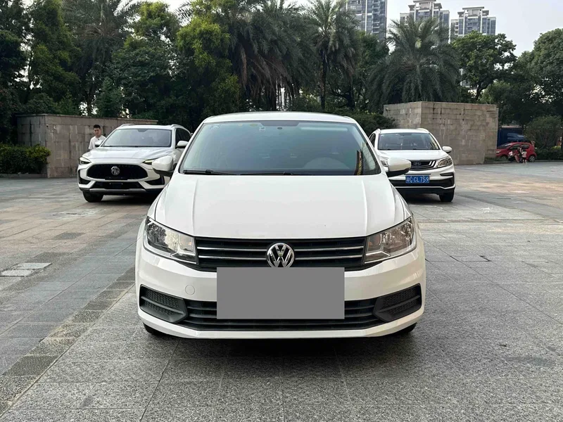 Volkswagen Santana 2015 Hao Na 1.6L Automatic Fashion Model — photograph 2