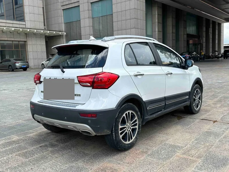 Haval H1 2016 Blue Label 1.5L Manual Luxury Model — photograph 9