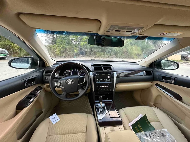 Toyota Camry 2015 2.0G Leading Edition — photograph 6