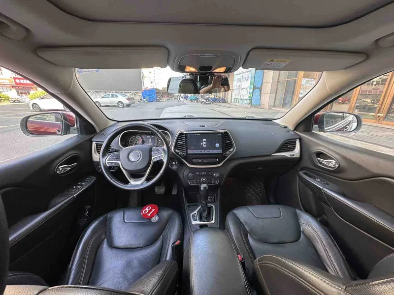 Jeep Free Light 2017 2.4L Leading Edition — photograph 4