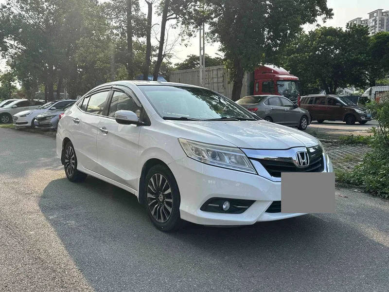 Honda Ling Pai 2013 1.8L Auto Comfort Edition — photograph 3