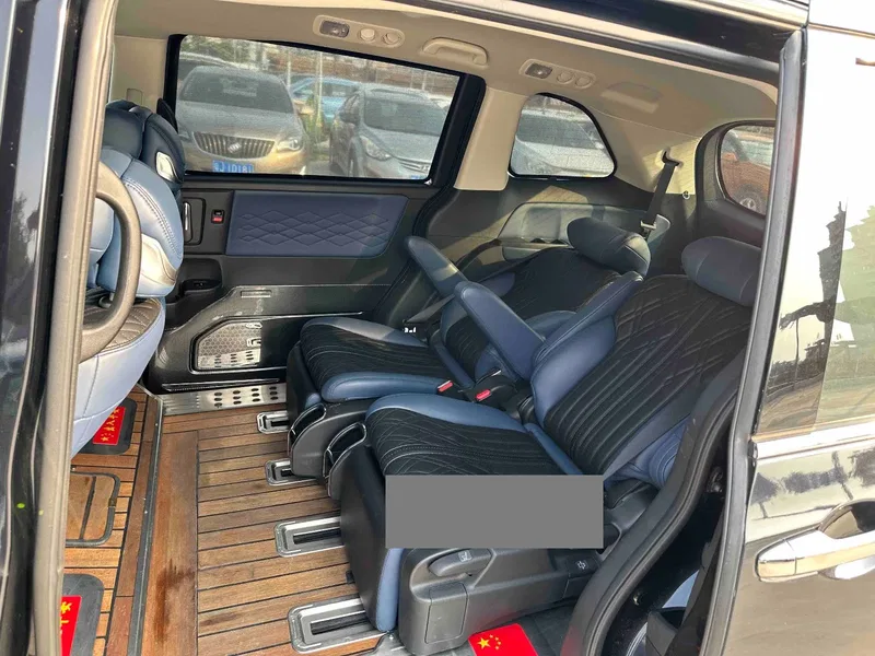 Honda Odyssey 2022 eHEV Sharp Pleasant Edition — photograph 5