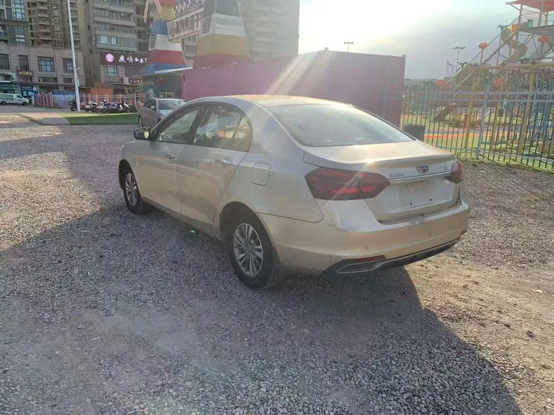 Geely Emgrand 2018 1.5L manual fashion — photograph 9
