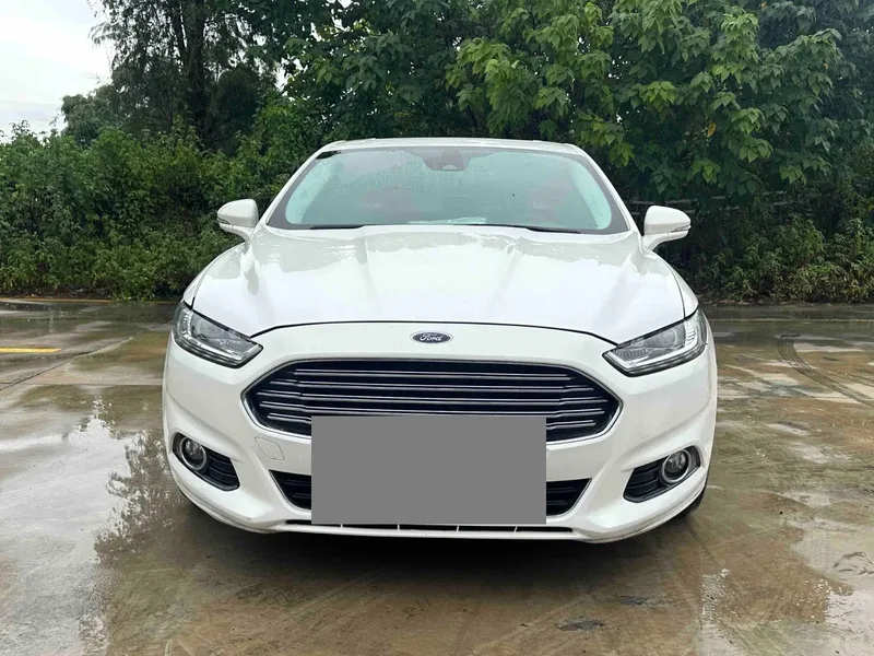 Ford Mondeo 2013 2.0L GTDi240 Luxury Sports — photograph 2