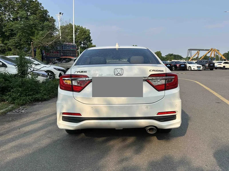Honda Ling Pai 2013 1.8L Auto Comfort Edition — photograph 8