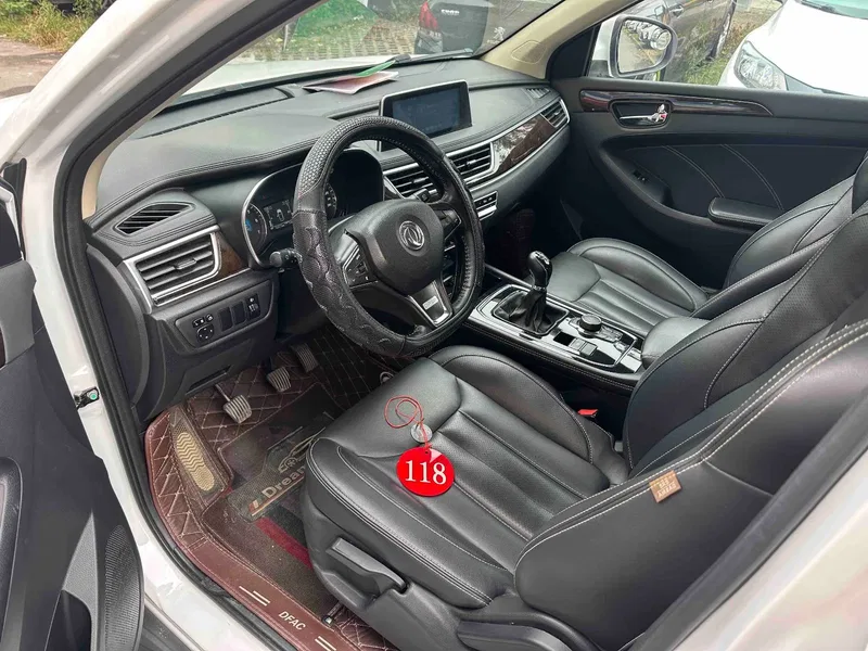 Dongfeng Scenery 580 2017 Dongfeng 1.5T Manual Luxury ESP — photograph 4