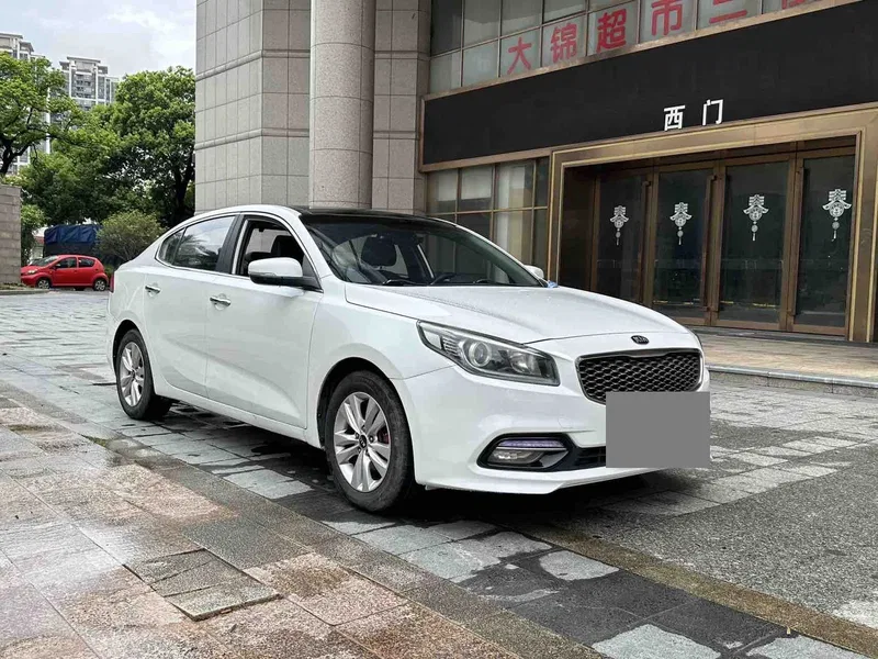 Kia K4 2014 1.8L Automatic GLS — photograph 3