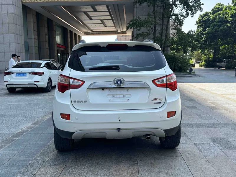 Changan CS35 2014 1.6L Manual Luxury Edition — photograph 8