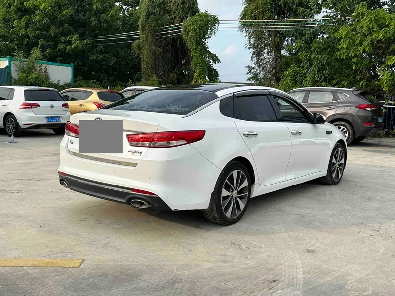 Kia K5 2017 2.0L Automatic 15th Anniversary Special Edition — photograph 9