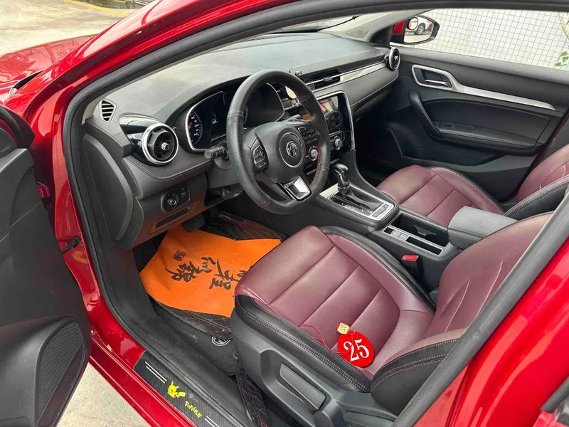 MG MG6 2019 20T Automatic Starlight Edition — photograph 4