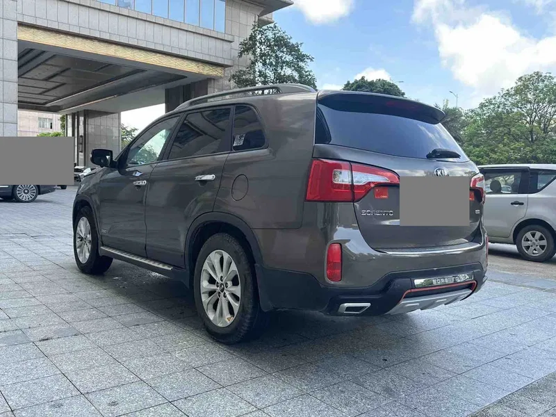 Kia Soranto 2013 2.4L 5-seat Gasoline Deluxe Edition — photograph 7
