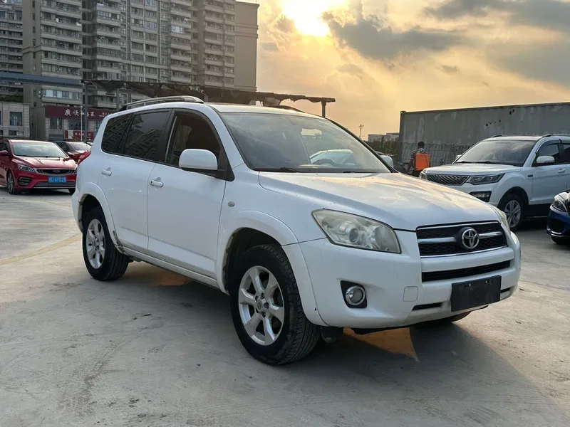 Toyota RAV4 2011 2.4L Auto 4WD Deluxe Edition — photograph 1