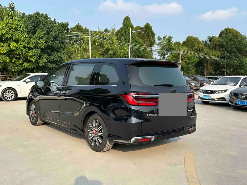 Honda Odyssey 2022 eHEV Sharp Pleasant Edition — photograph 7
